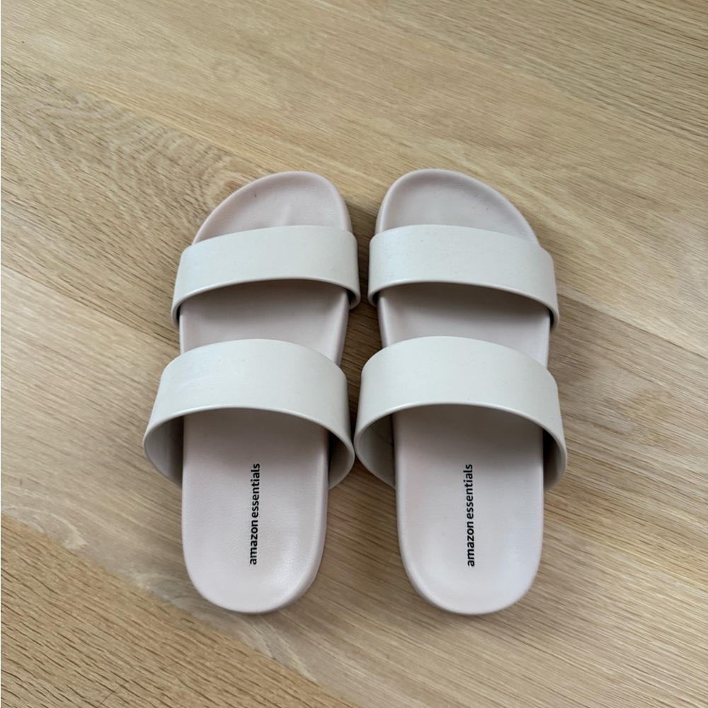 Amazon Essentials Women's Beige Slide Sandals